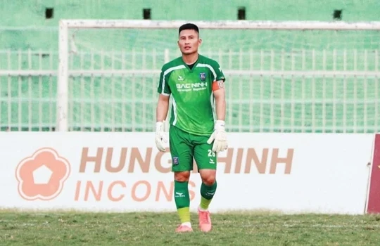 Huỳnh Tuấn Linh cản phá 3 quả luân lưu đưa Bắc Ninh FC lên chơi V.League 2026/27