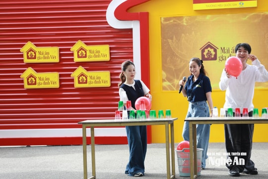 Hương Tràm xúc động, Khánh Vy nghẹn ngào trở về quê hương tham gia ghi hình Mái ấm gia đình Việt