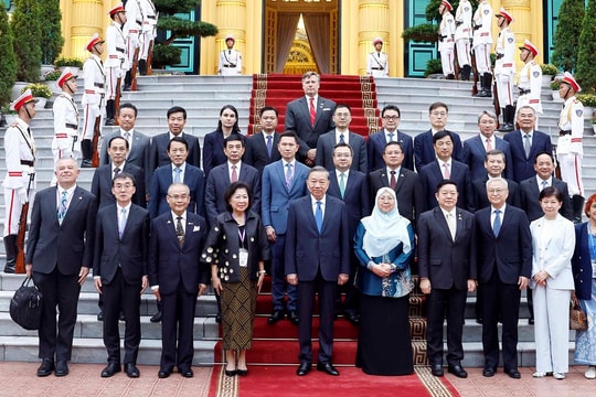 Phát huy sức mạnh đối ngoại phục vụ phát triển và bảo vệ Tổ quốc từ sớm, từ xa