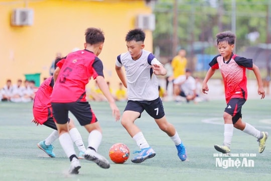 Trực tiếp: Chung kết Thiếu niên Tam Hợp gặp Thiếu niên Quỳnh Anh - Giải bóng đá TNNĐ Cúp Báo và PTTH Nghệ An