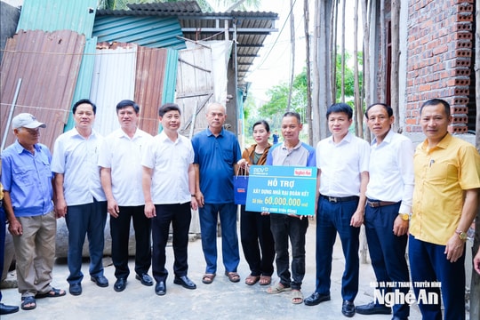 Báo và phát thanh, truyền hình Nghệ An, Ngân hàng BIDV trao hỗ trợ xây dựng nhà ở cho hộ nghèo tại xã Hải Châu