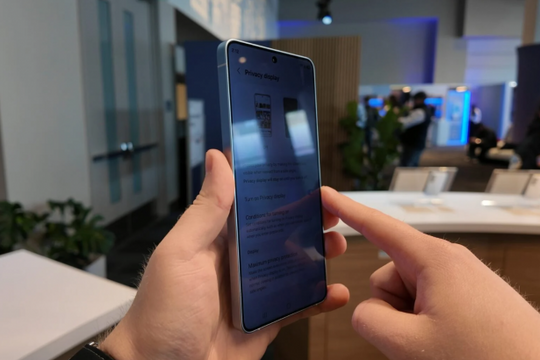 Công nghệ Privacy Display trên Galaxy S26 Ultra: Giải pháp bảo mật màn hình thay thế hoàn toàn miếng dán cường lực