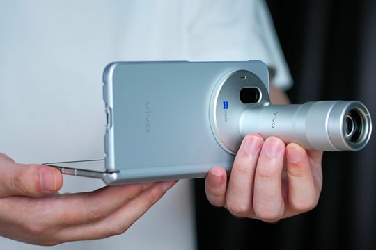 Vivo X Fold 6 lộ diện: Smartphone gập pin 7.000 mAh và chuẩn chống nước IPX9 cực hạn