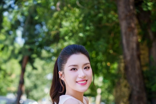 Phương Oanh xuất hiện với diện mạo công chúa sau 3 tháng đăng quang