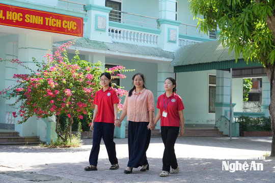 Gặp gỡ 2 nữ sinh đặc biệt ở kỳ thi vào trường chuyên Phan Bội Châu