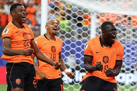 Hà Lan đè bẹp Thụy Điển 5-1: Cú đặt cược mang tên Brian Brobbey của Ronald Koeman