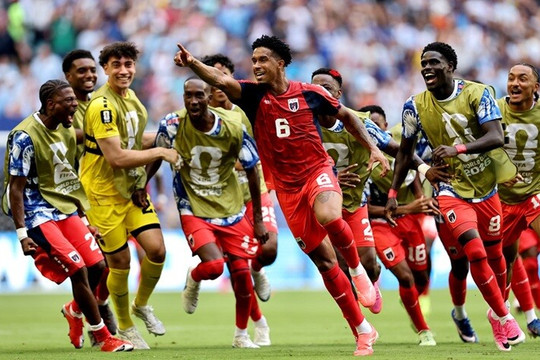 Uruguay 2-2 Cape Verde: "Địa chấn" tiếp diễn tại bảng H World Cup