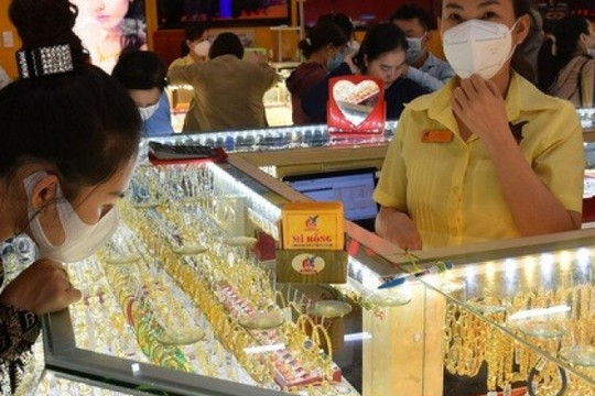Cập nhật 09:23 sáng 23/06/2026: Giá vàng đồng loạt giảm 500–600 đồng/chỉ, riêng Phú Quý SJC giảm mạnh nhất