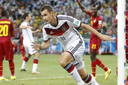 Messi phá kỷ lục của Klose để trở thành chân sút vĩ đại nhất lịch sử World Cup
