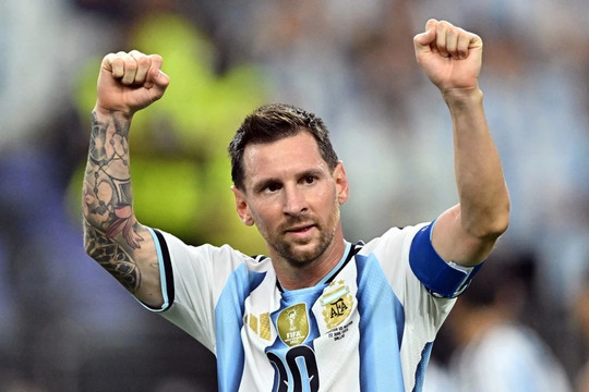 Messi lập kỷ lục ghi bàn vĩ đại nhất World Cup trong ngày buồn trên chấm 11m