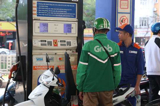 Giá xăng dầu hôm nay 25/6: Bảng giá xăng dầu tại Petrolimex, PVOIL, Mipec, Thalexim