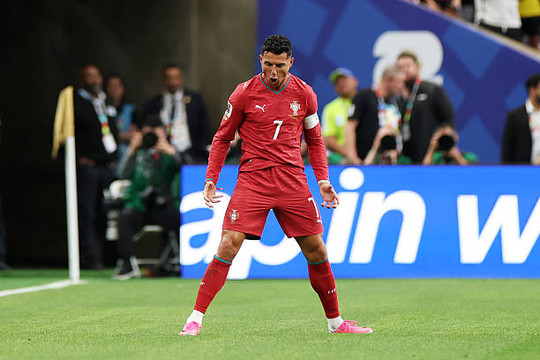 Bồ Đào Nha thắng áp đảo Uzbekistan: Ronaldo lập cú đúp, Nuno Mendes rực sáng