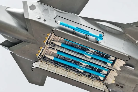 Tên lửa PL-16 lộ diện: Vũ khí giúp tiêm kích J-20 Trung Quốc đe dọa mắt thần của Mỹ