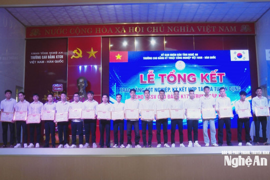 Trường Cao đẳng kỹ thuật công nghiệp Việt Nam - Hàn Quốc ký kết hợp tác và tuyển dụng cho học sinh, sinh viên khoá 2023 - 2026