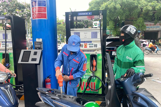 Giá xăng dầu hôm nay 27/6: Giá dầu thô thế giới giảm xuống dưới 70 USD/thùng