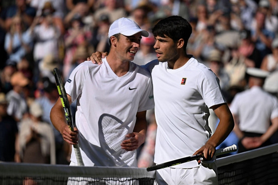 Oliver Tarvet: Từ kẻ vô danh đến bước ngoặt cuộc đời sau màn đối đầu Carlos Alcaraz tại Wimbledon