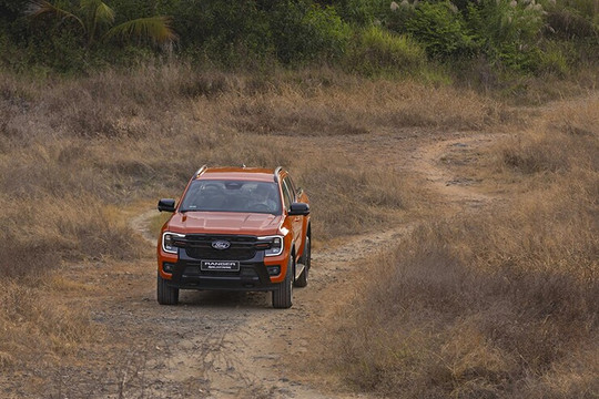 Ford Ranger 2026: Cập nhật giá lăn bánh mới nhất và đánh giá chi tiết vua bán tải tại Việt Nam