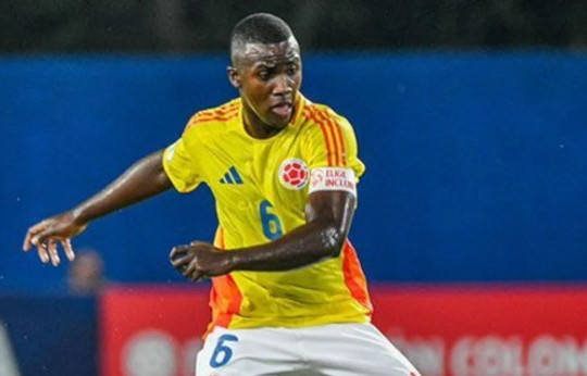 Manchester United hoàn tất chiêu mộ Cristian Orozco: Lời giải cho tương lai tuyến giữa