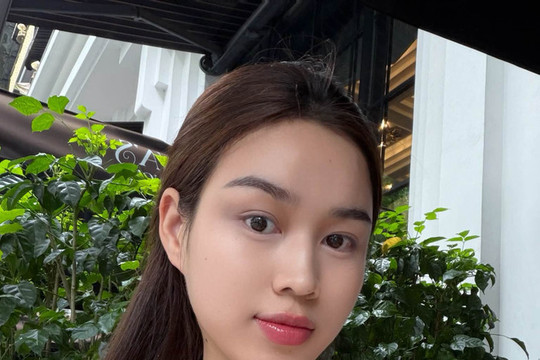 Hoa hậu Đỗ Thị Hà gây chú ý với nhan sắc rạng rỡ sau khi tăng 5kg và kết hôn