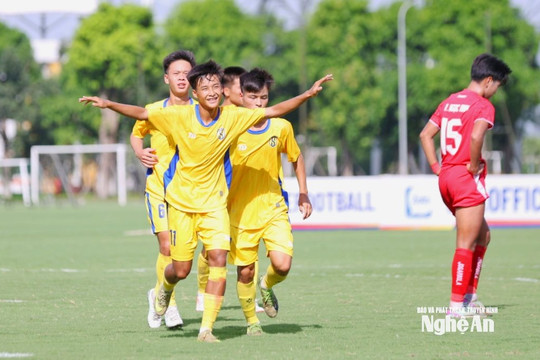 Chiếc vé vòng chung kết đang nằm trong tầm tay U17 Sông Lam Nghệ An