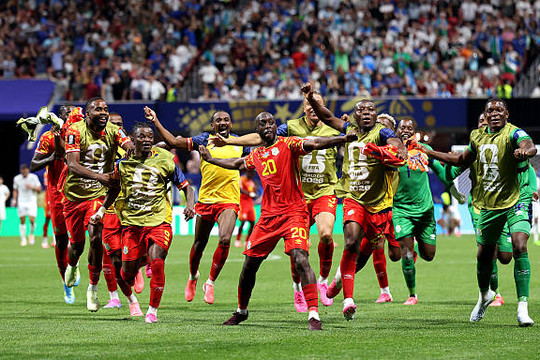 CHDC Congo ngược dòng hạ Uzbekistan 3-1: Yoane Wissa rực sáng, tiễn Hàn Quốc rời World Cup 2026