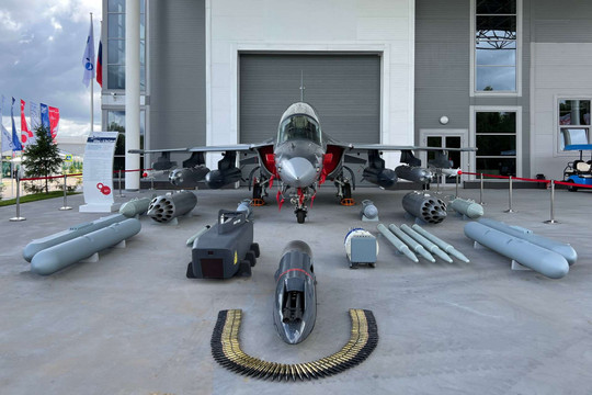 Nga thử nghiệm máy bay Yak-130M và xu hướng vũ khí tự hành tại Đức, Ấn Độ