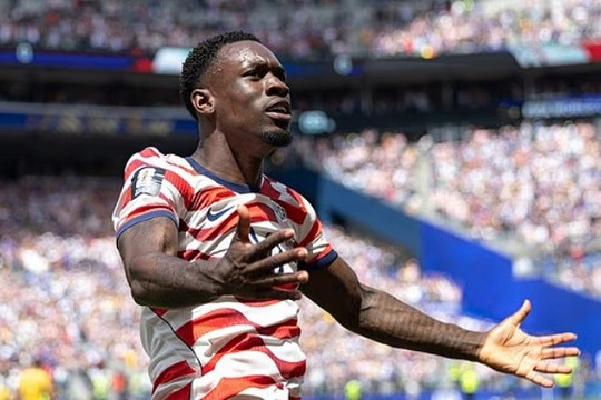 Chelsea và Newcastle United đại chiến vì Folarin Balogun: Thương vụ 55 triệu euro làm nóng Ngoại hạng Anh