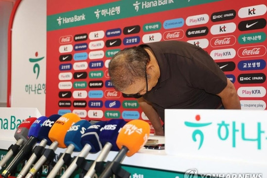 HLV Park Hang Seo cúi đầu xin lỗi sau cú sốc World Cup 2026 của ĐT Hàn Quốc
