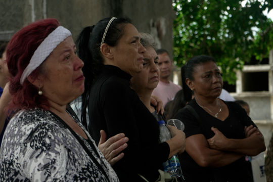 Hành trình tìm người thân sau động đất ở Venezuela: "Tôi nhận ra con gái nhờ chiếc nhẫn"