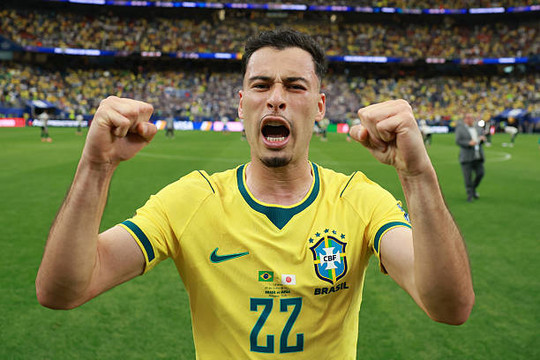Brazil ngược dòng kịch tính 2-1 trước Nhật Bản: Casemiro chuộc lỗi, Martinelli rực sáng phút cuối