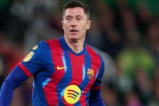 Robert Lewandowski chính thức gia nhập Chicago Fire: Thách thức Lionel Messi tại MLS