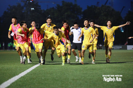 U17 Sông Lam Nghệ An ngược dòng hạ PVF, rộng cửa vào Vòng chung kết