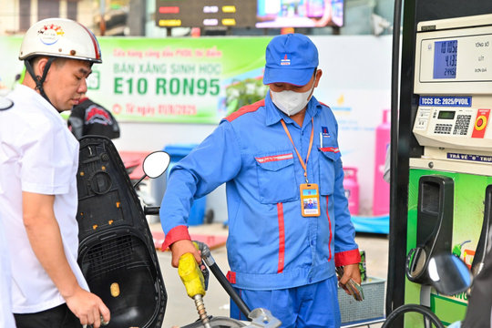 Giá xăng dầu hôm nay 2/7: Giá xăng dầu thế giới ghi nhận diễn biến mới