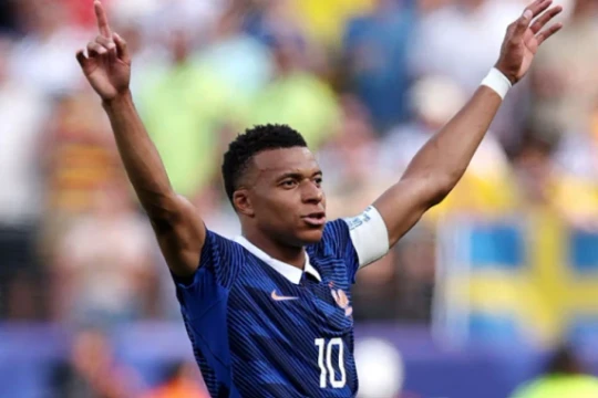 Mbappe lập kỷ lục vĩ đại, tuyển Pháp đè bẹp Thụy Điển 3-0 để vào vòng 16 đội World Cup