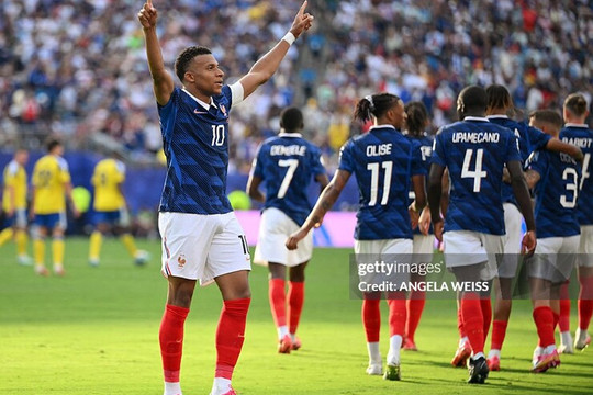 Mbappe lập cú đúp đưa Pháp vào tứ kết World Cup 2026 sau màn vùi dập Thụy Điển