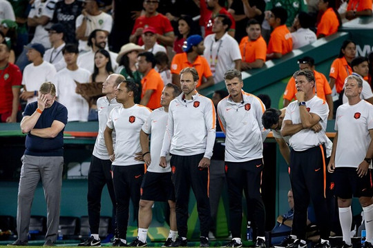 Ronald Koeman từ chức sau cú sốc Hà Lan bị loại sớm tại World Cup 2026