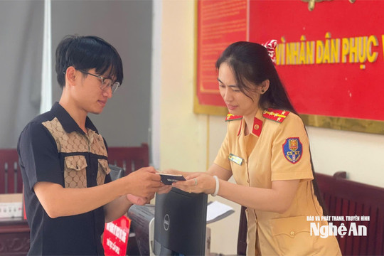 Giấy phép lái xe quá hạn dưới 30 ngày: Miễn thi lại không đồng nghĩa được lái xe