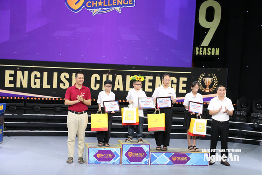 Thí sinh lớp 4 giành giải Nhất Cuộc thi quý III English Challenge mùa 9
