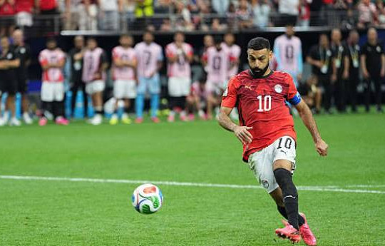 Salah và cú Panenka lịch sử: Khi bản lĩnh đưa Ai Cập vào vòng 16 đội World Cup