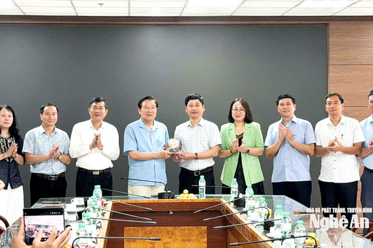 Đồng chí Phan Đình Trạc gợi ý 7 nội dung Báo và phát thanh, truyền hình Nghệ An cần tập trung thực hiện
