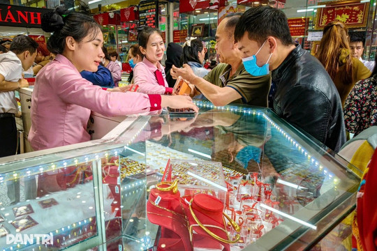 Giá vàng hôm nay 8/7/2026: Giá vàng miếng, nhẫn trơn SJC 9999 và giá vàng thế giới cuối tuần