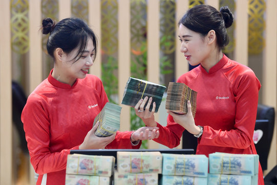 Lãi suất ngân hàng ngày 7/7/2026: Ưu đãi chạm mốc 8,9% trong ngày hội săn sale