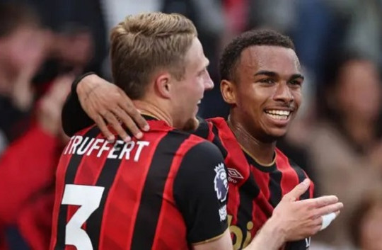 Tottenham chi đậm 85 triệu bảng cho Kroupi, Atletico Madrid nhắm Salah thay Griezmann