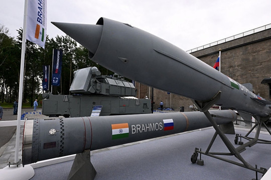UAE đàm phán mua tên lửa siêu thanh BrahMos và hệ thống chỉ huy AI từ Ấn Độ
