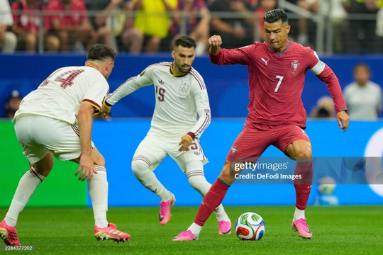 Tây Ban Nha hạ Bồ Đào Nha 1-0: Quân bài tẩy của De La Fuente tiễn Ronaldo rời World Cup