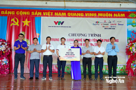 Trung tâm Công nghệ và Truyền dẫn phát sóng - Đài Truyền hình Việt Nam lan tỏa yêu thương, tri ân tại Nghệ An