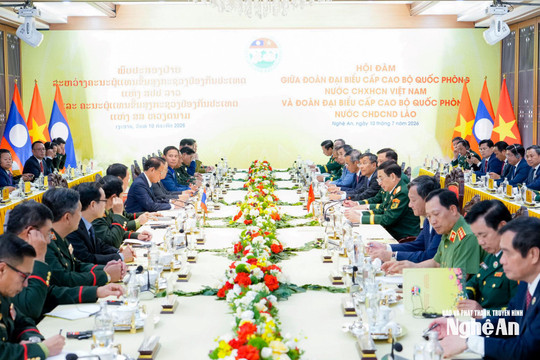 Hội đàm giữa Bộ trưởng Bộ Quốc phòng Việt Nam và Bộ trưởng Bộ Quốc phòng Lào