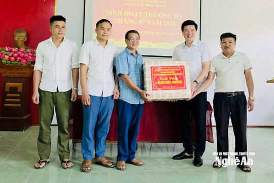 Phó Chủ tịch Thường trực Ủy ban MTTQ Việt Nam tỉnh thăm, làm việc tại xã Tam Quang