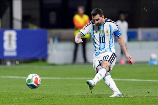 Messi và nghịch lý trên chấm 11m: Argentina có nên thay đổi để bảo vệ ngôi vương?