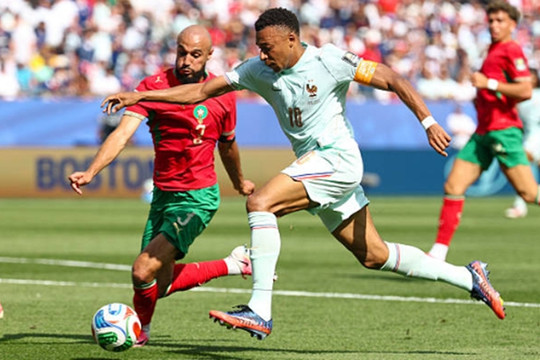 Mazraoui lập kỷ lục chuyền bóng 98%, Morocco vẫn dừng bước tại World Cup 2026